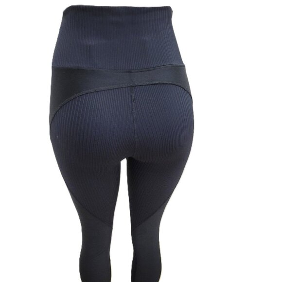 Women's Black Leggins with pockets on hips - Picture 3 of 6